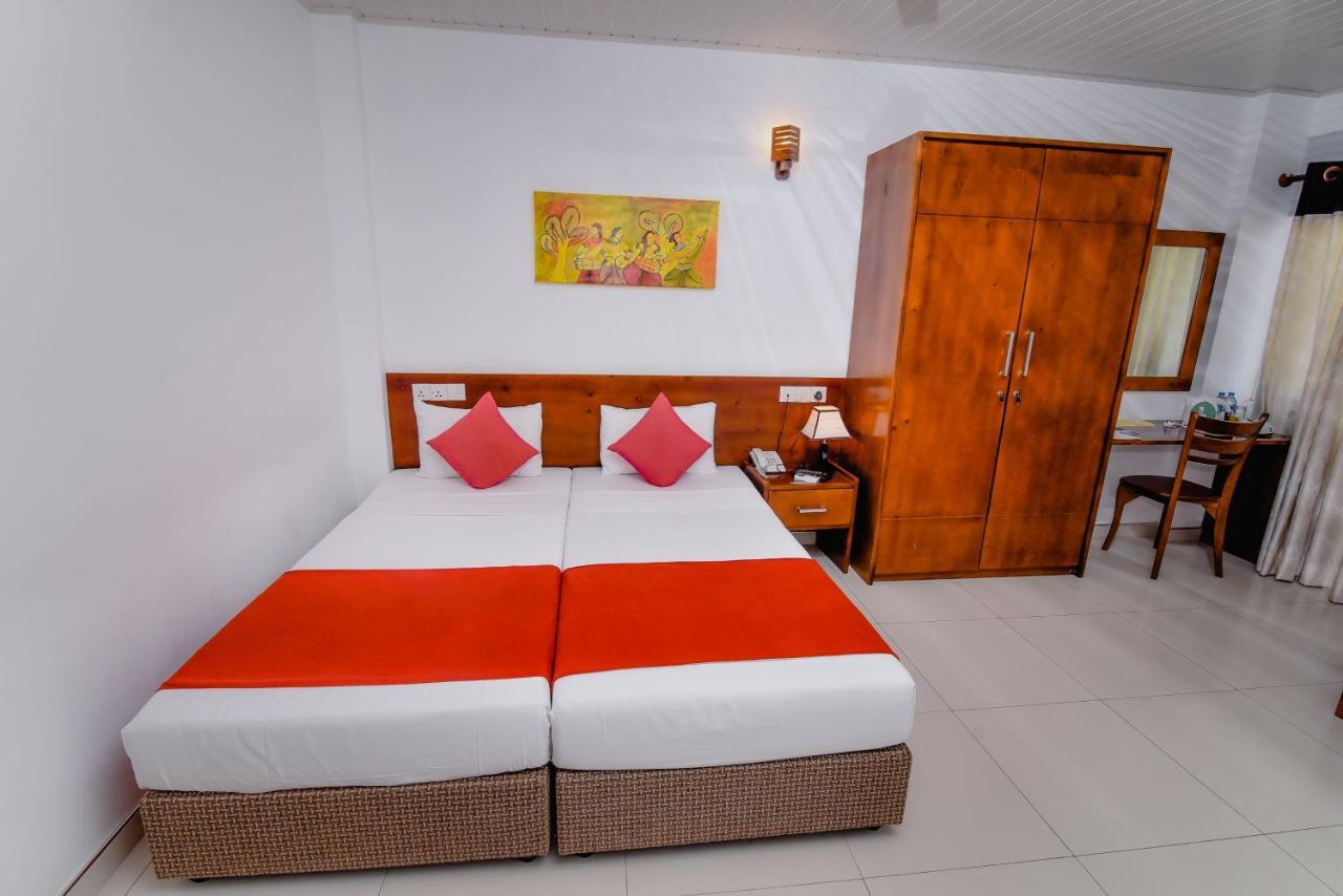 My City Hotel Kandy Room photo